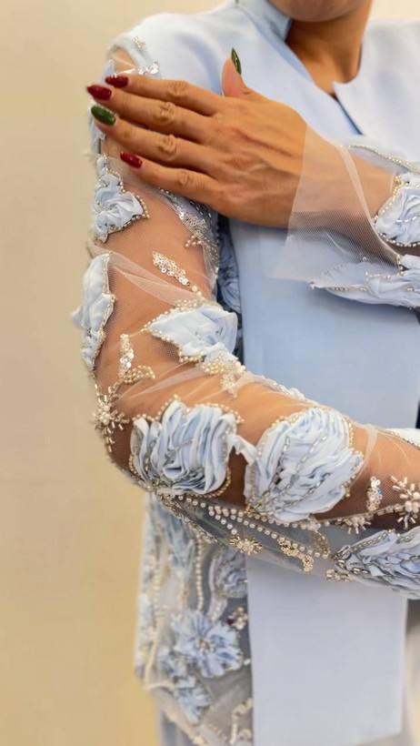 کت مجلسی زنانه با آستین کار شده و جواهردوزی